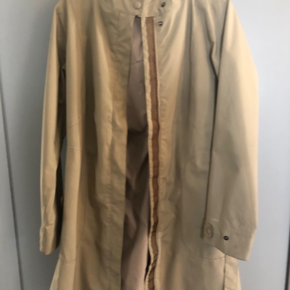Patagonia rain trench coat - Picture 2 of 9